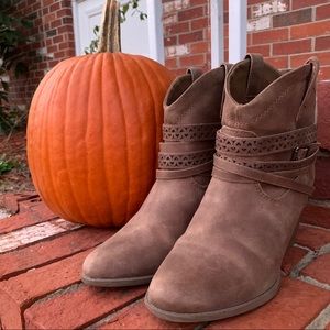 Rampage Ankle Boots - Sz 8 Tan